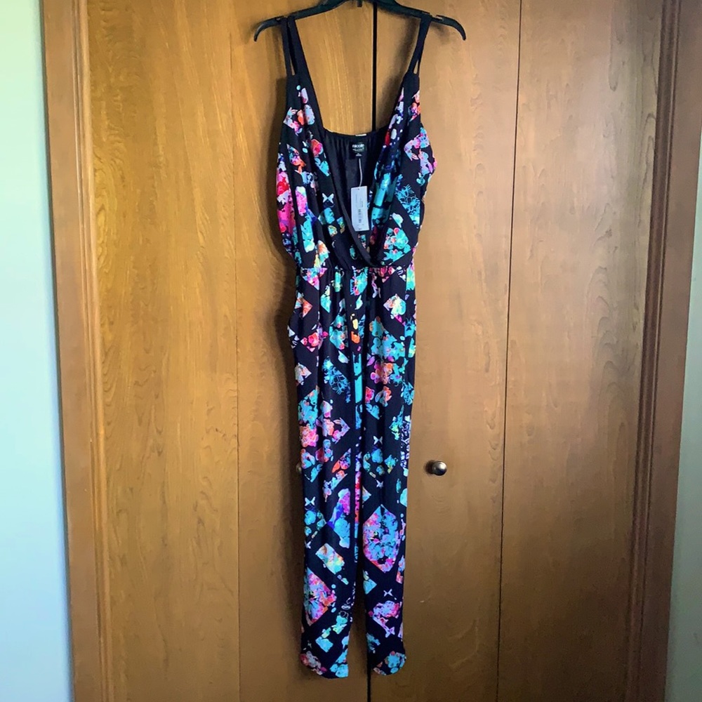 Nicole Miller Jumpsuit with pockets!